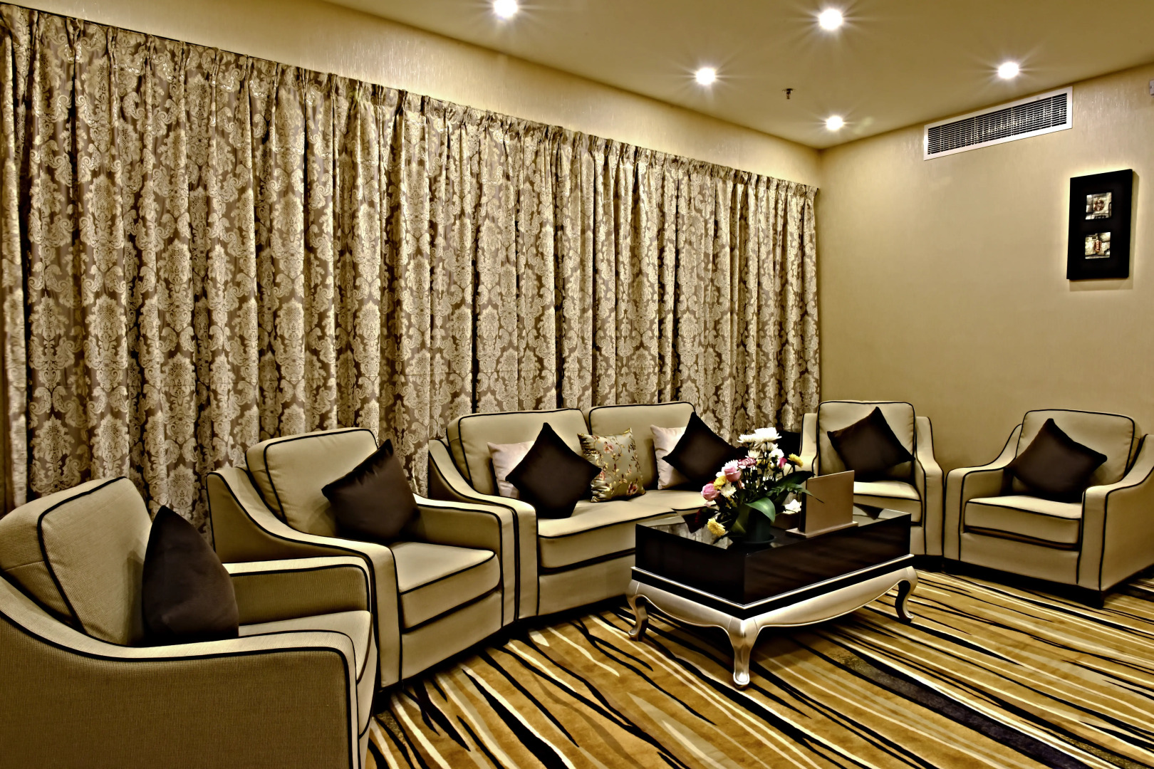 Отель Garden Plaza