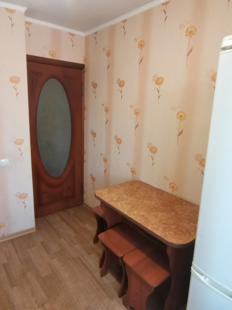 Апартаменты Трехкомнатные Sutki Vip на Ватутина 6