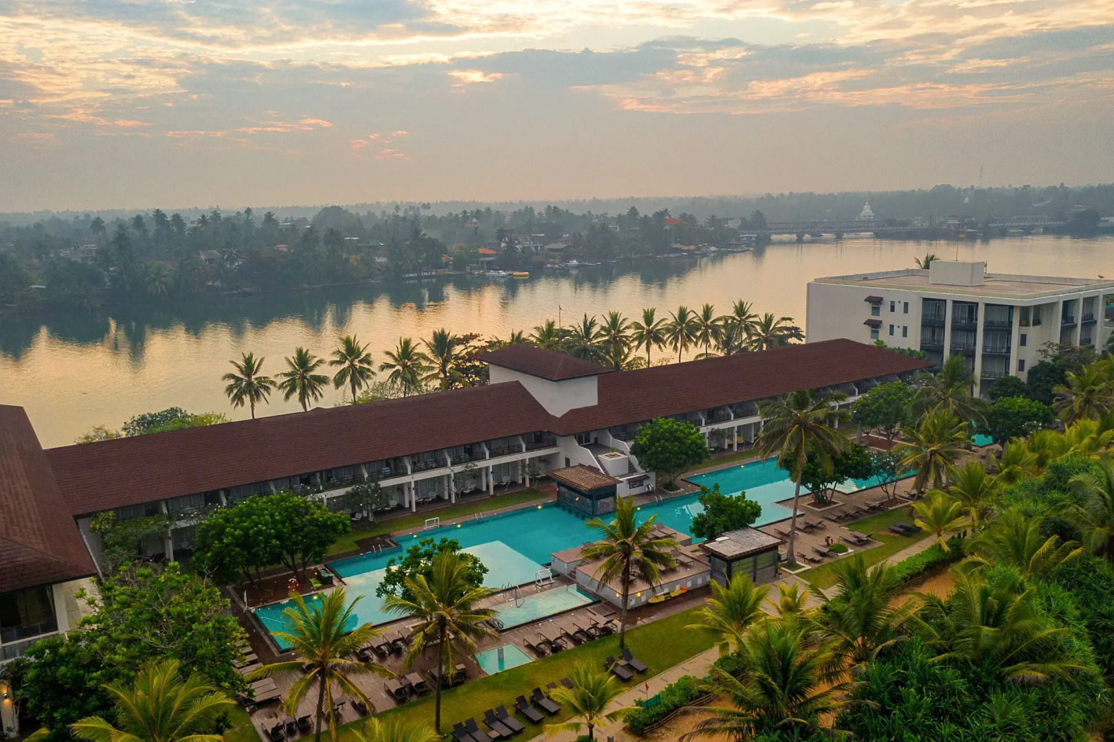 Курортный Отель NH Bentota Ceysands