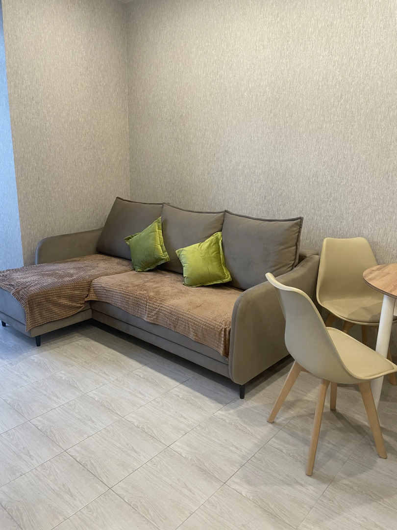 Квартира Просторная на Курсантов Кировцев