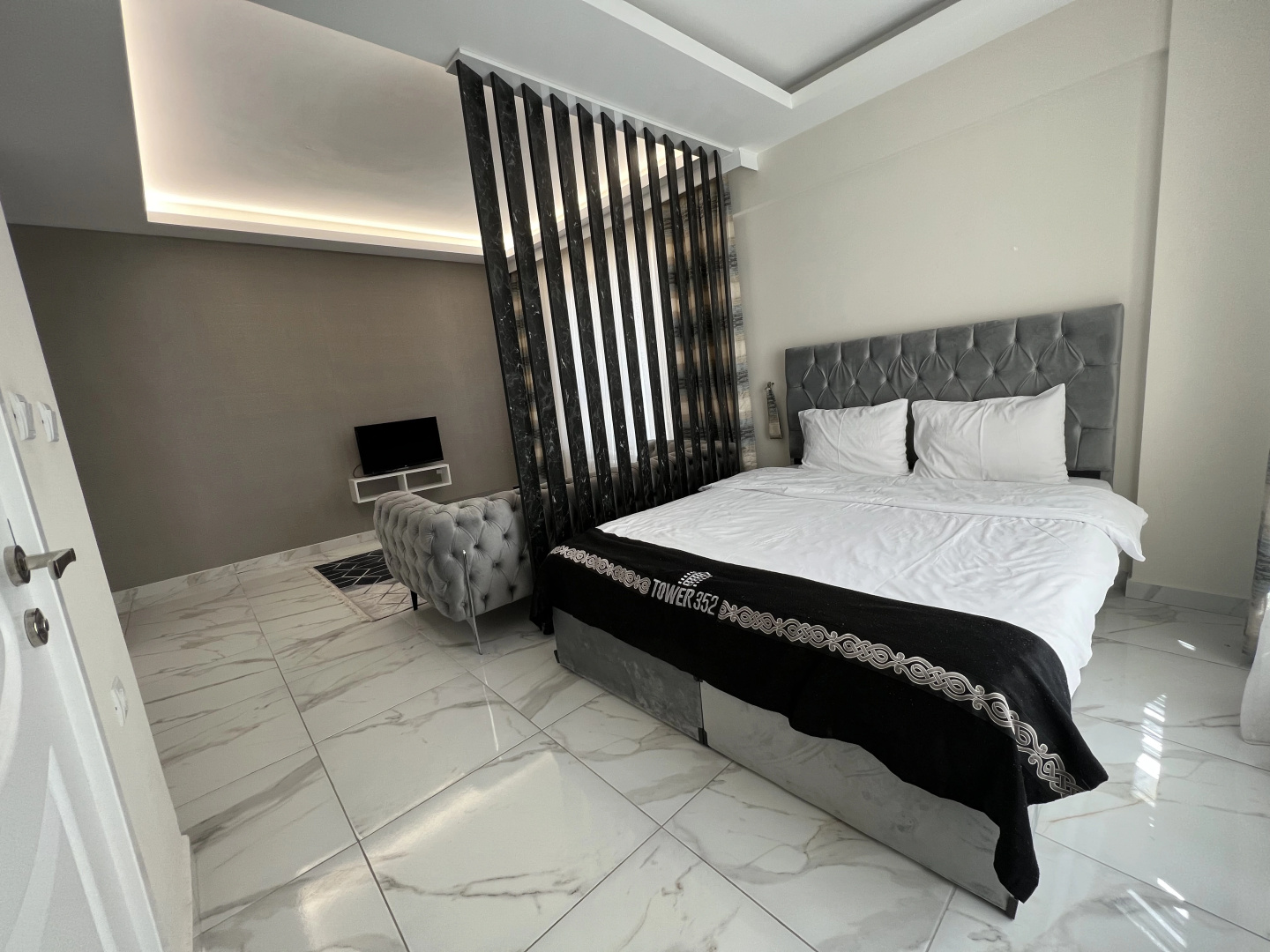 Апартаменты Tower 352
