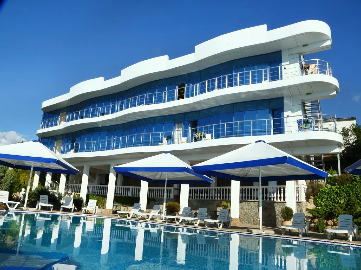 Отель Мажестик