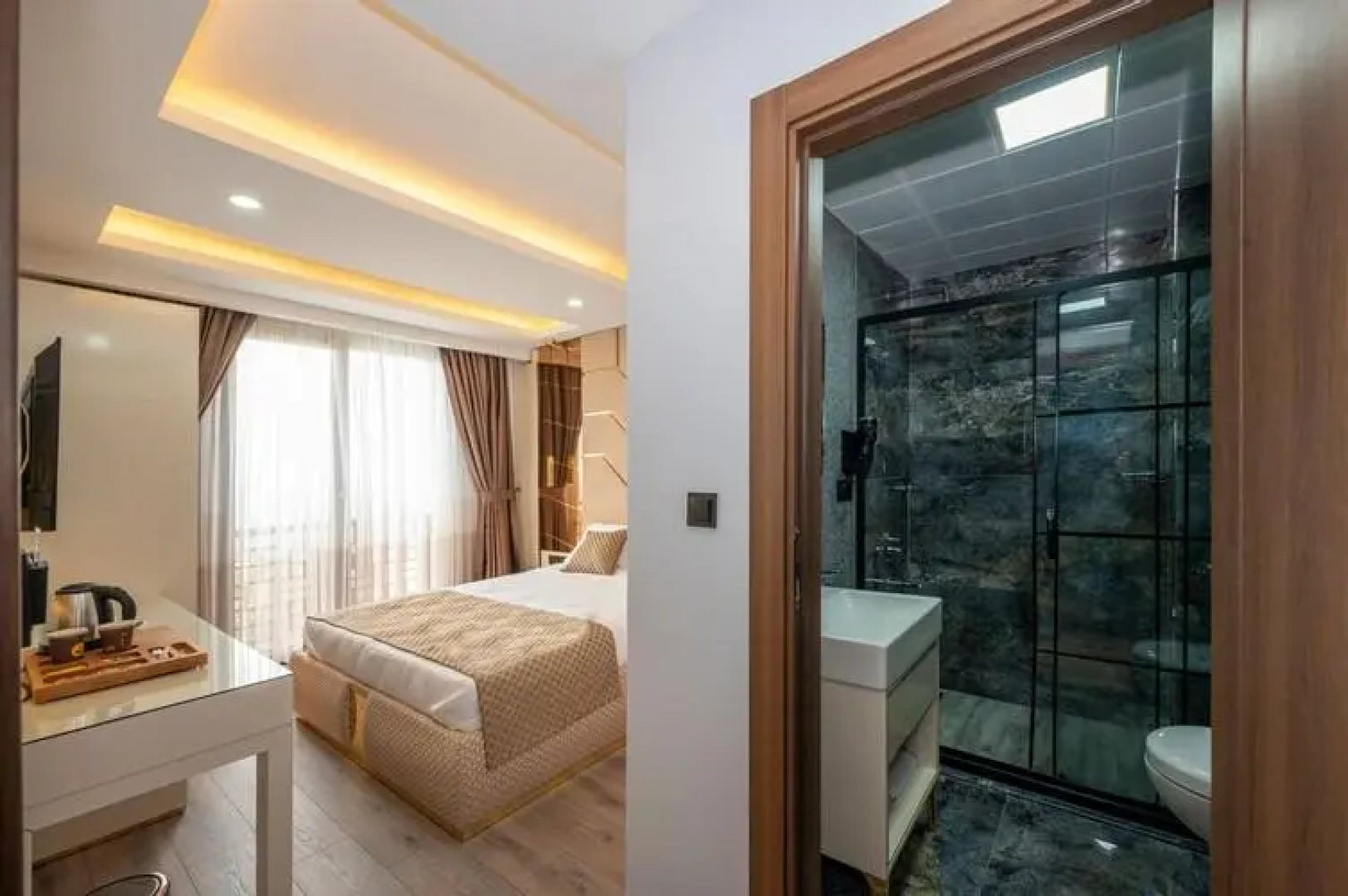 Luxury Airport Hotel by Zazzoni