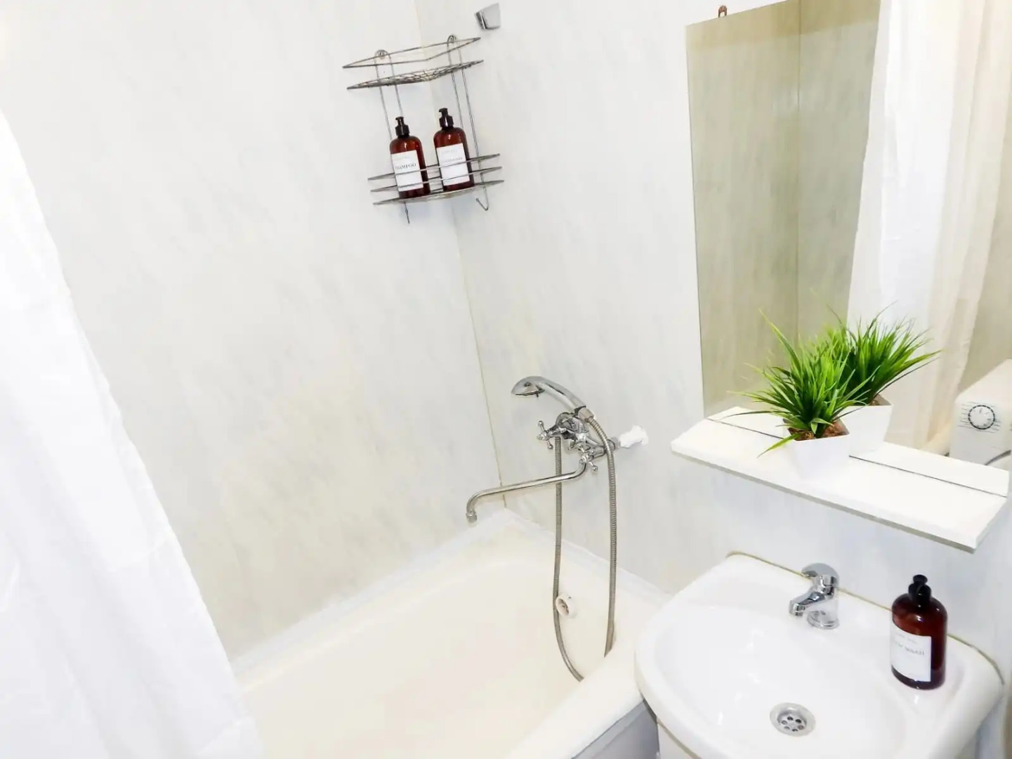 Апартаменты «Home Vita» – яркая двухкомнатная квартира с балконом