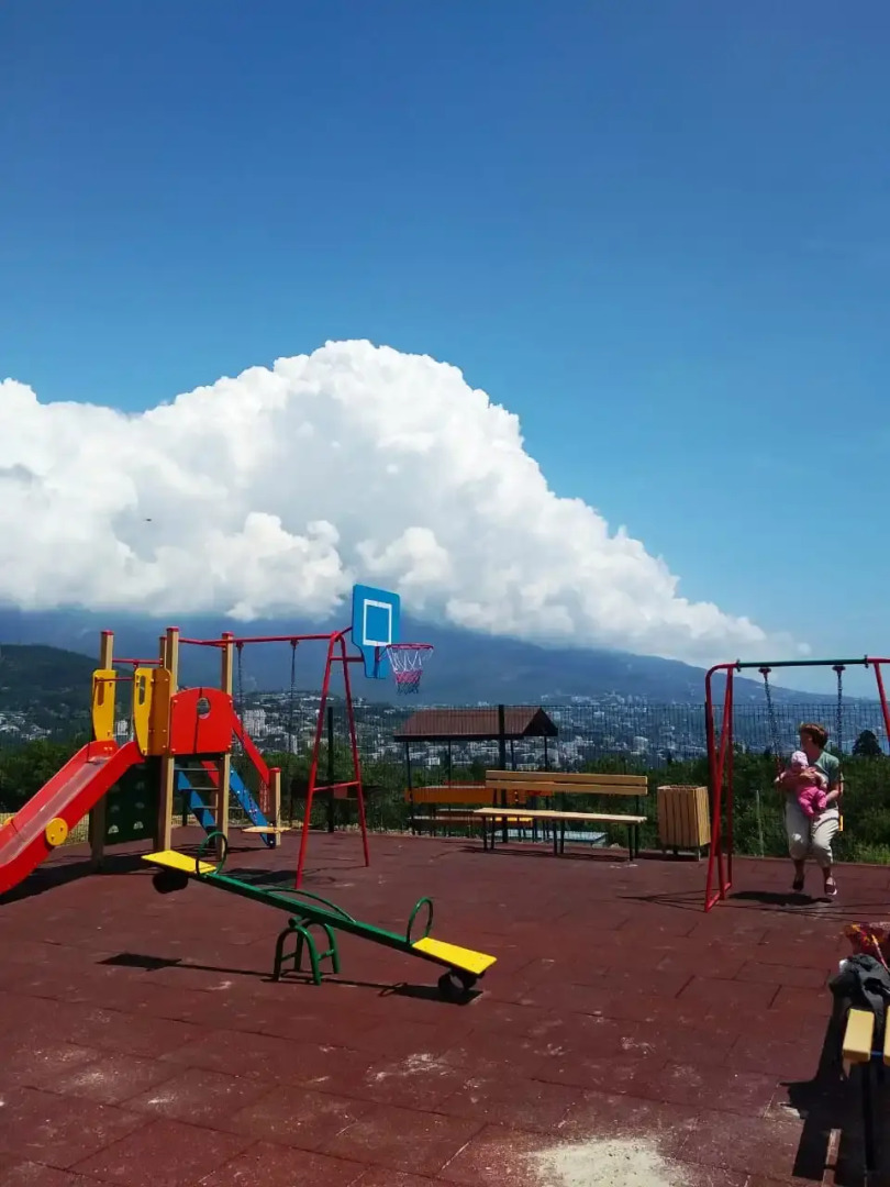 Квартира-студия с панорамным видом на горы