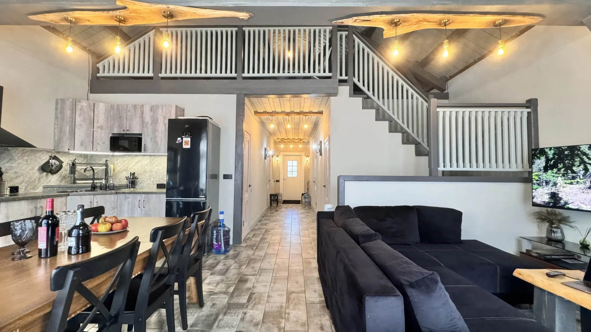 Частный дом коттедж у пристани в центре города