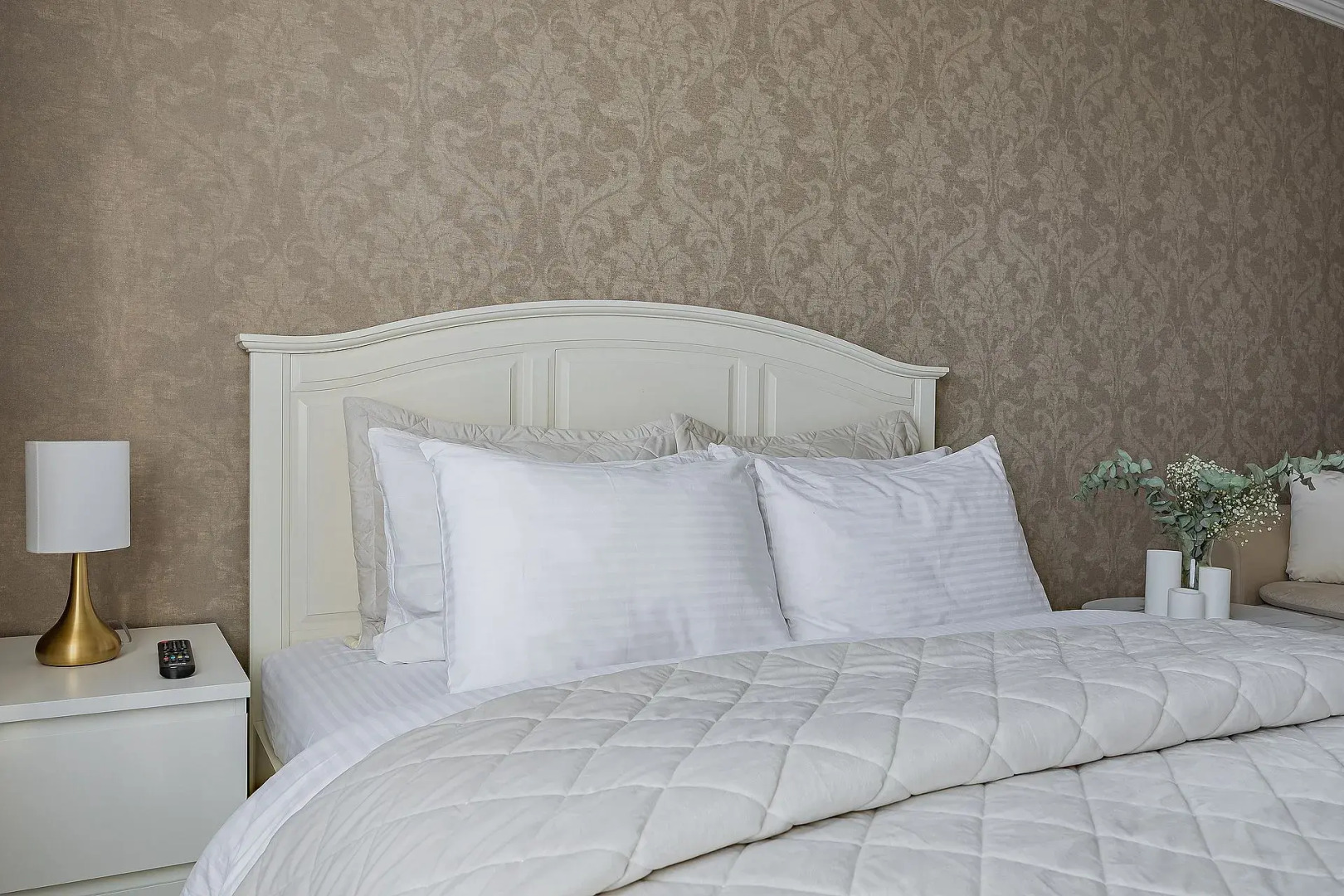 Апартаменты на Карла Маркса 62, с видом на Волгу. м.Стрелка. Сова-Дом