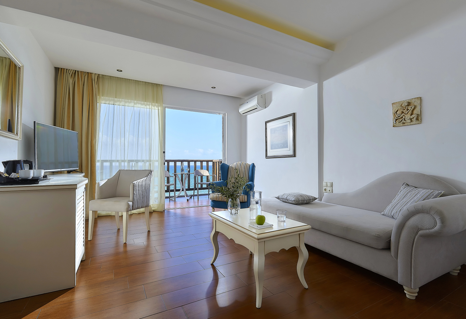 Отель Alexander Beach Hotel & Village Resort