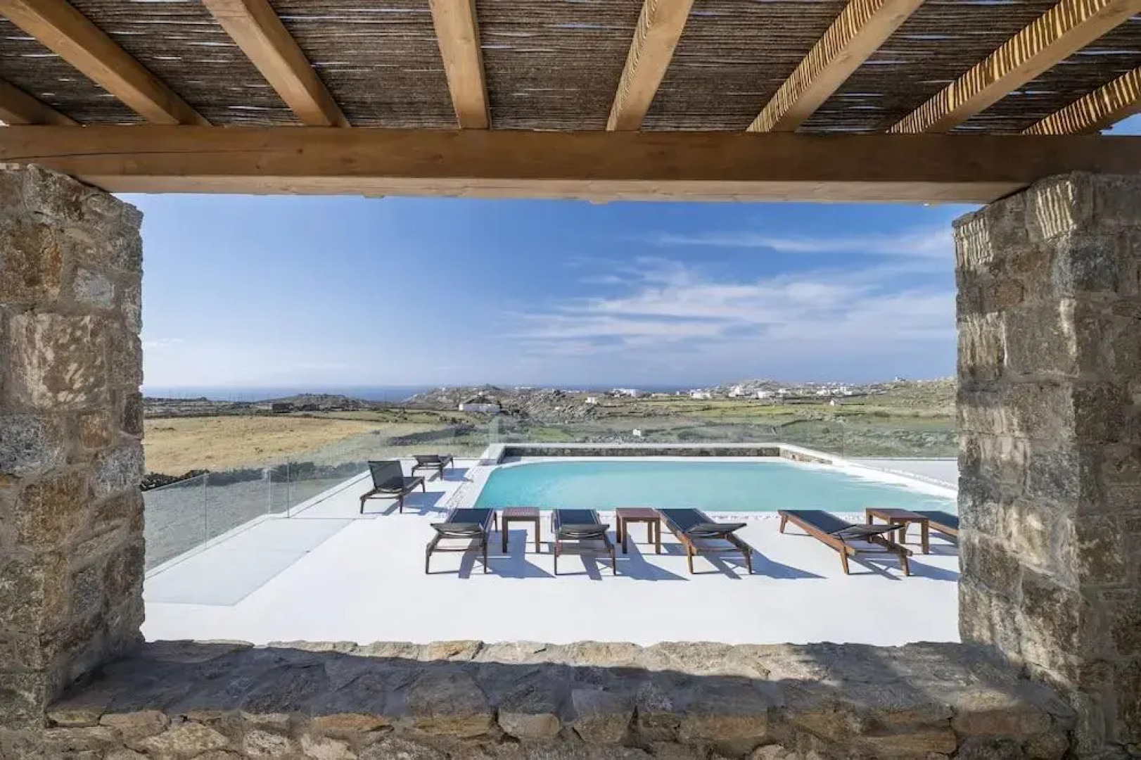 Отель Legendary Suites