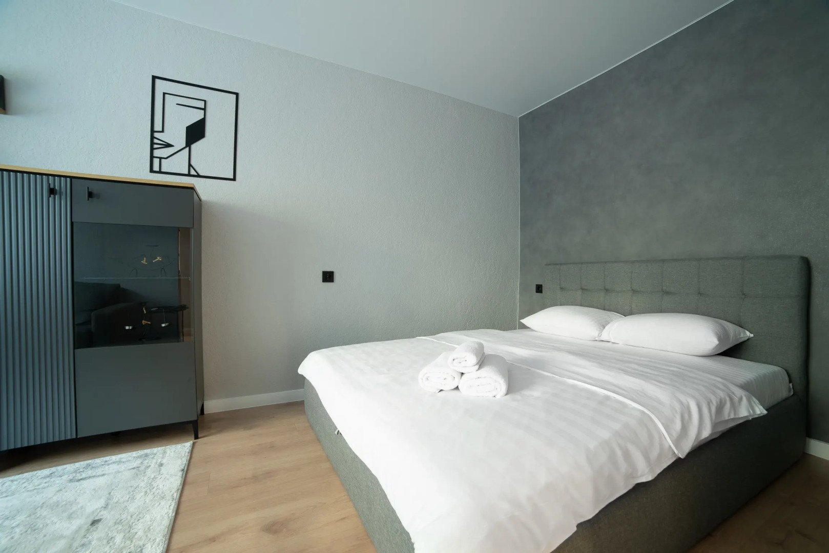 Апартаменты BelaTravel по адресу: Дорошевича 4