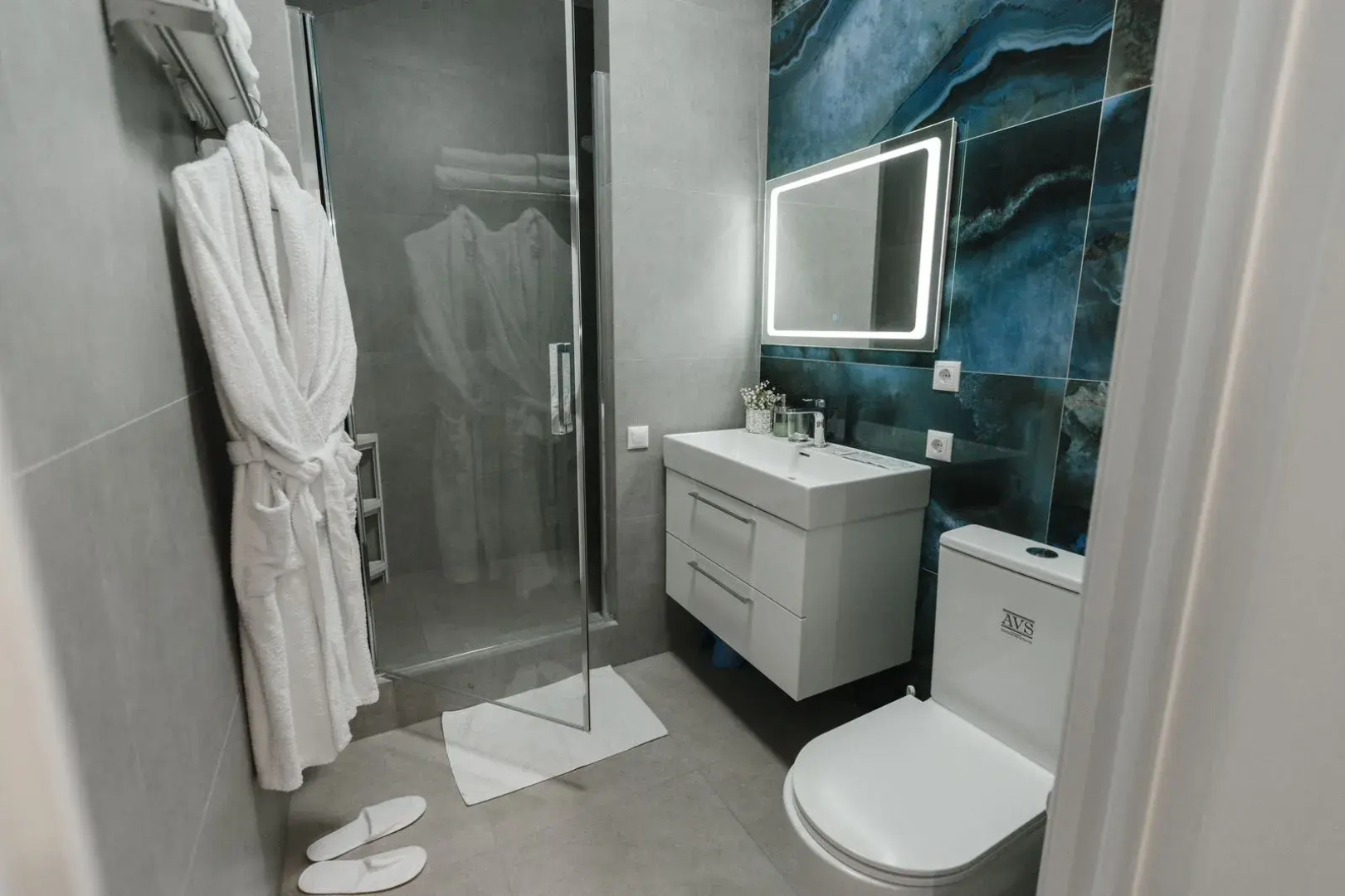 Квартира Геленджик ЖК Изумрудный 2-к 70 кв.м.