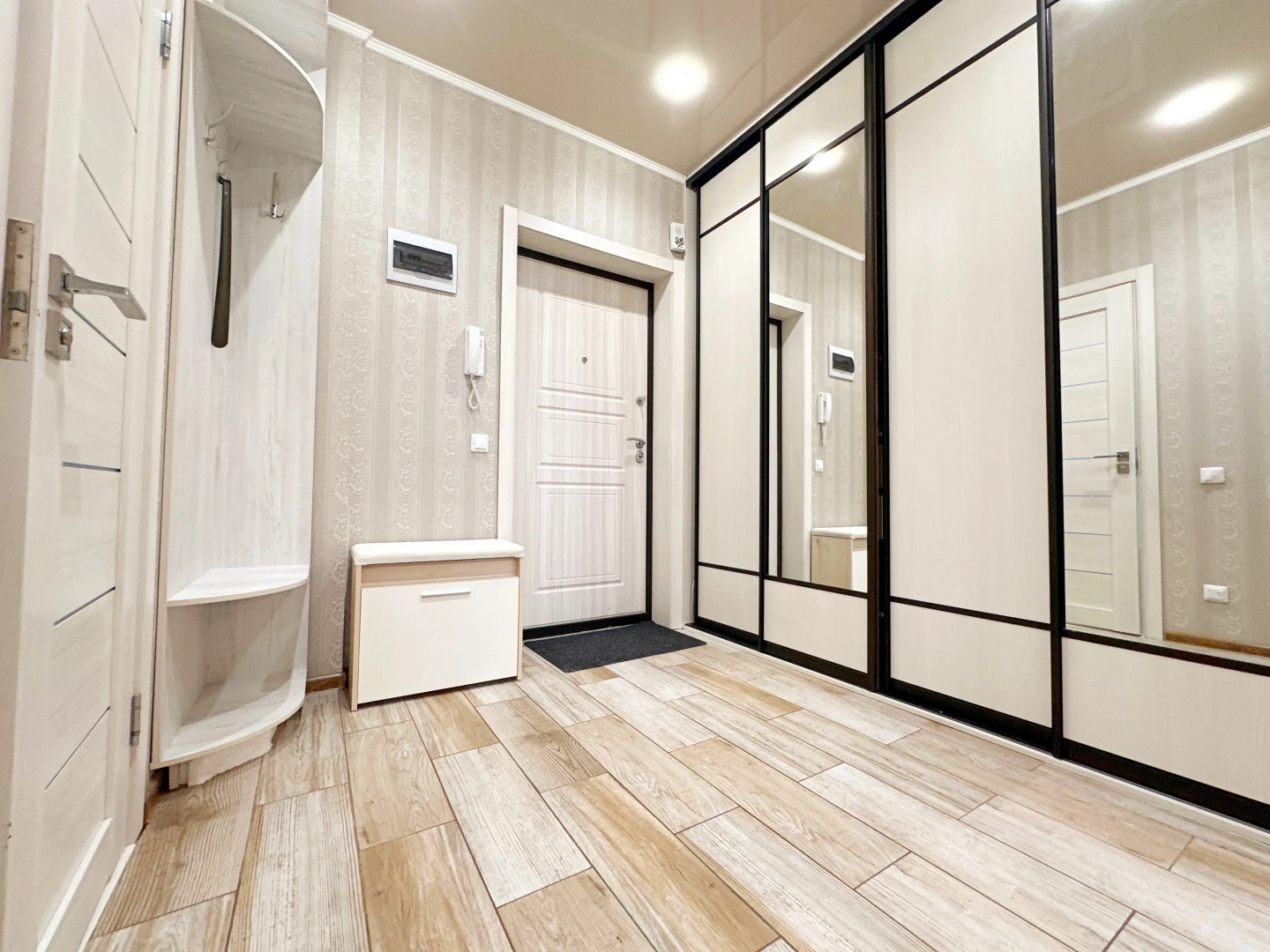 Апартаменты 1-к Около Чаши