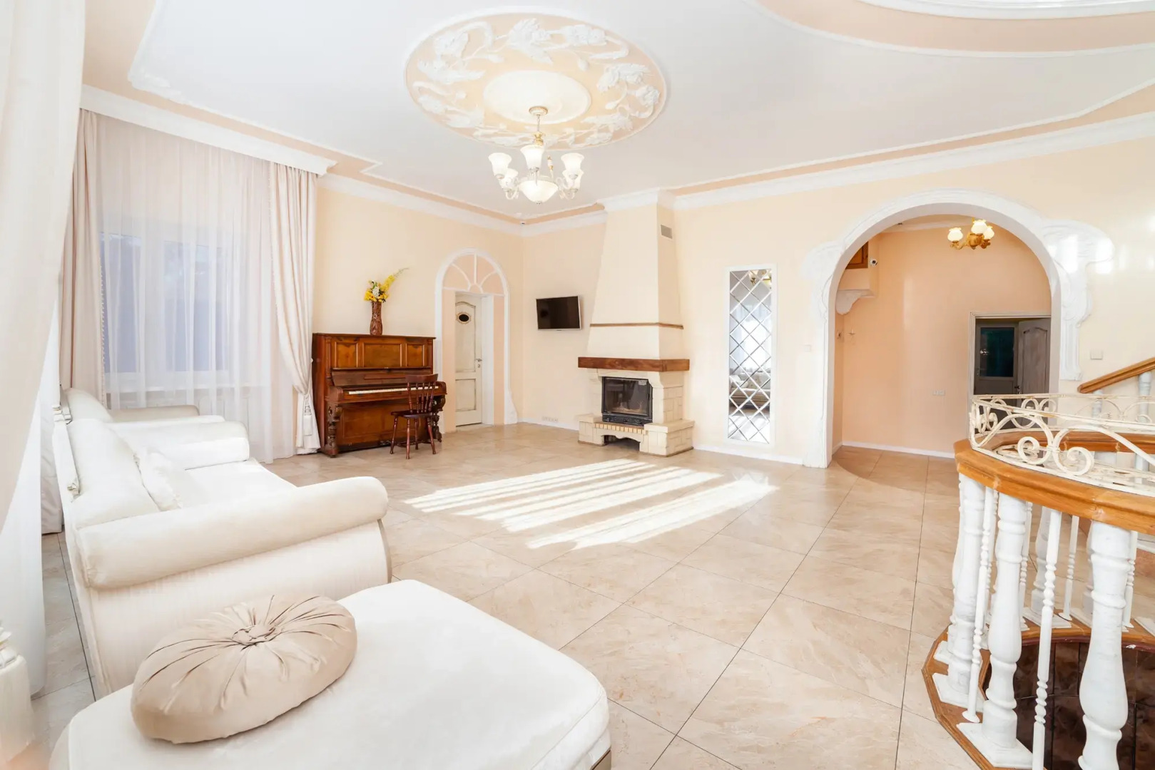 Замок Anstar House Vatutinki