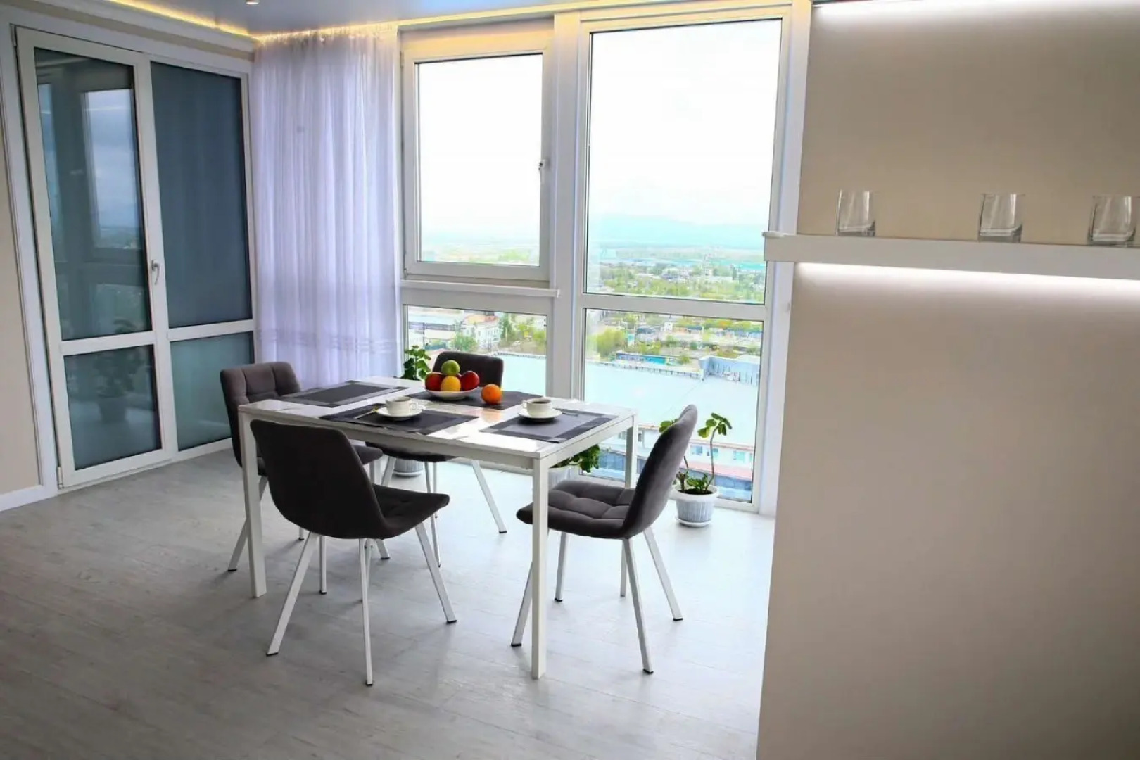 Квартира Трехкомнатная с красивым видом из окна