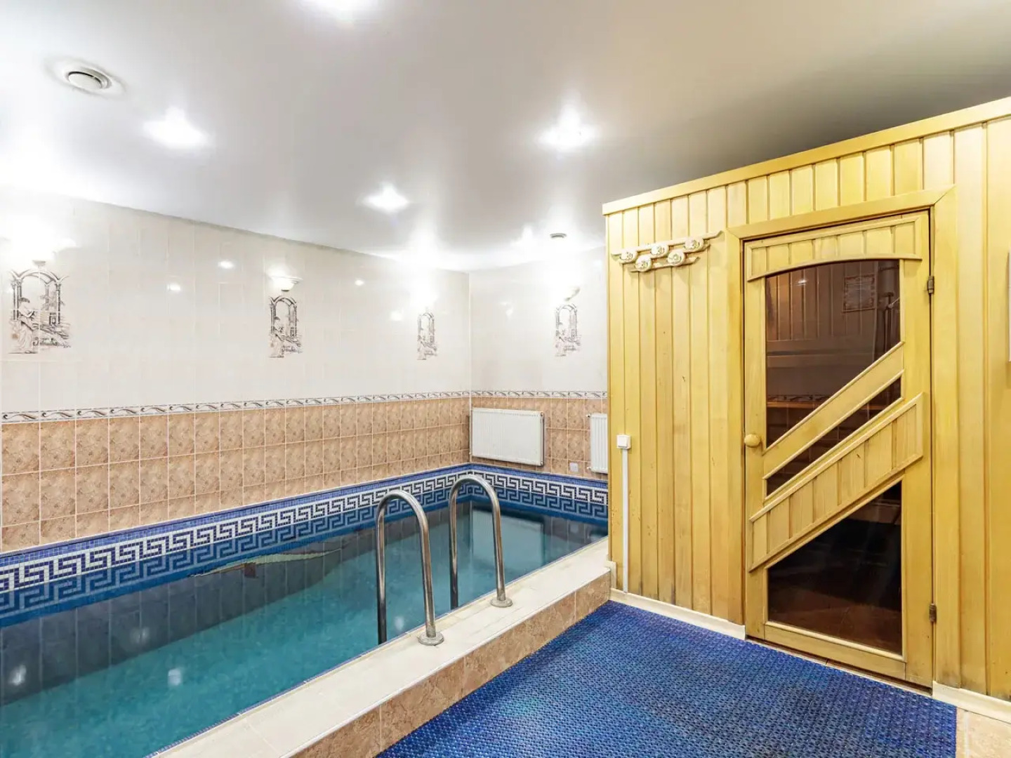 Частный Дом с бассейнами и залом Anstar House Kapustino