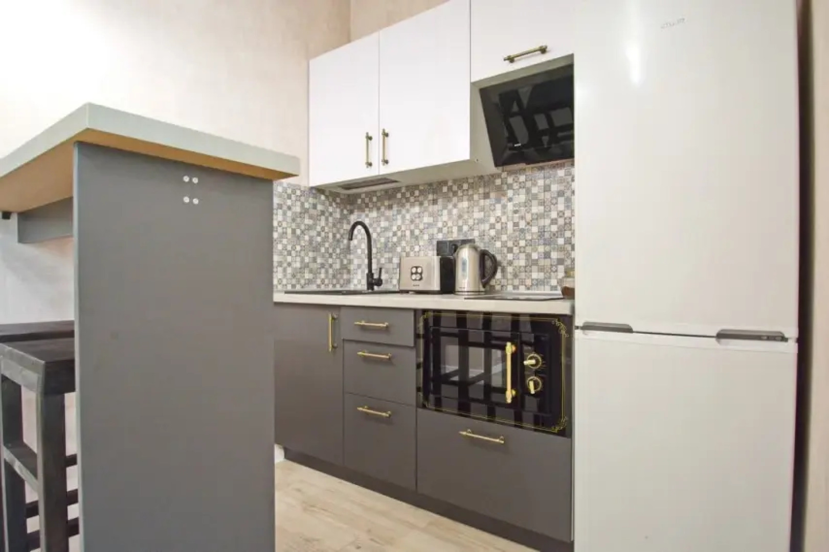 Апартаменты на Теслы 24