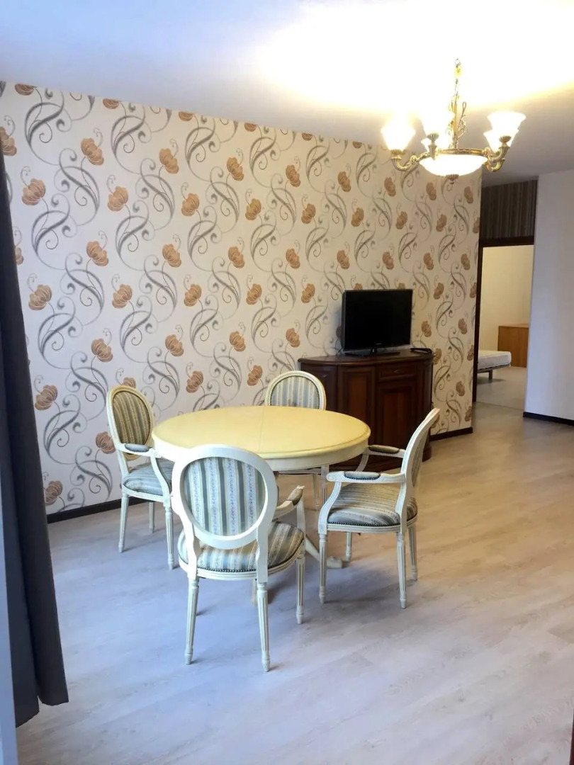 Квартира просторная 3-х комнатная в тихом и уютном районе