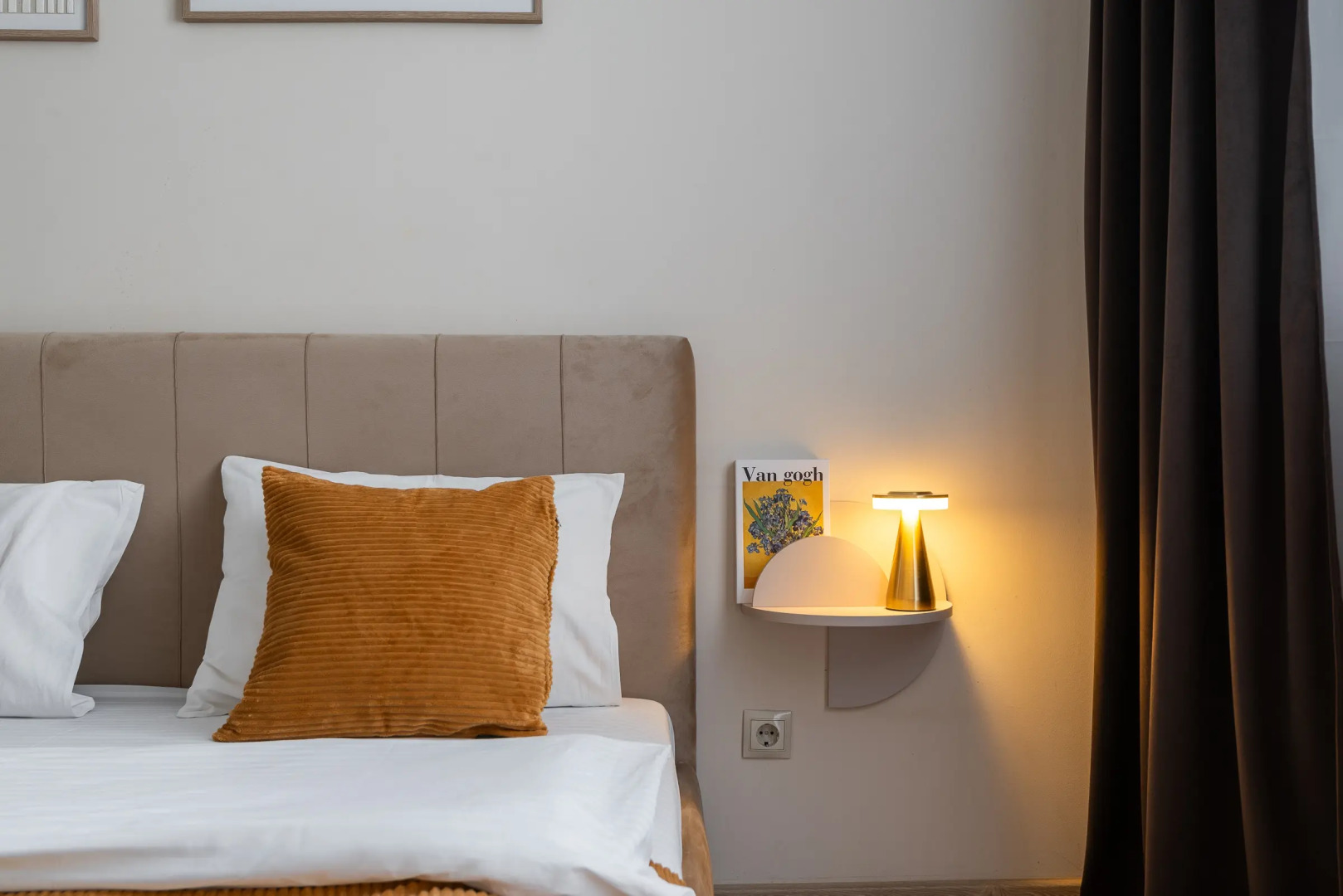 Квартира на сутки Центр Метро в 3 минутах Wi-Fi Кухня объединена с жилой зоной Отдельная спальня Балкон