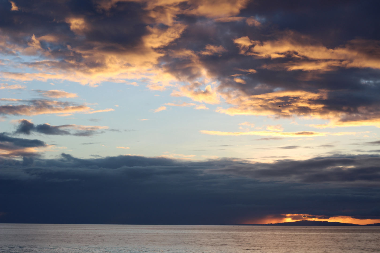 Бунгало Bamboo village on the beach