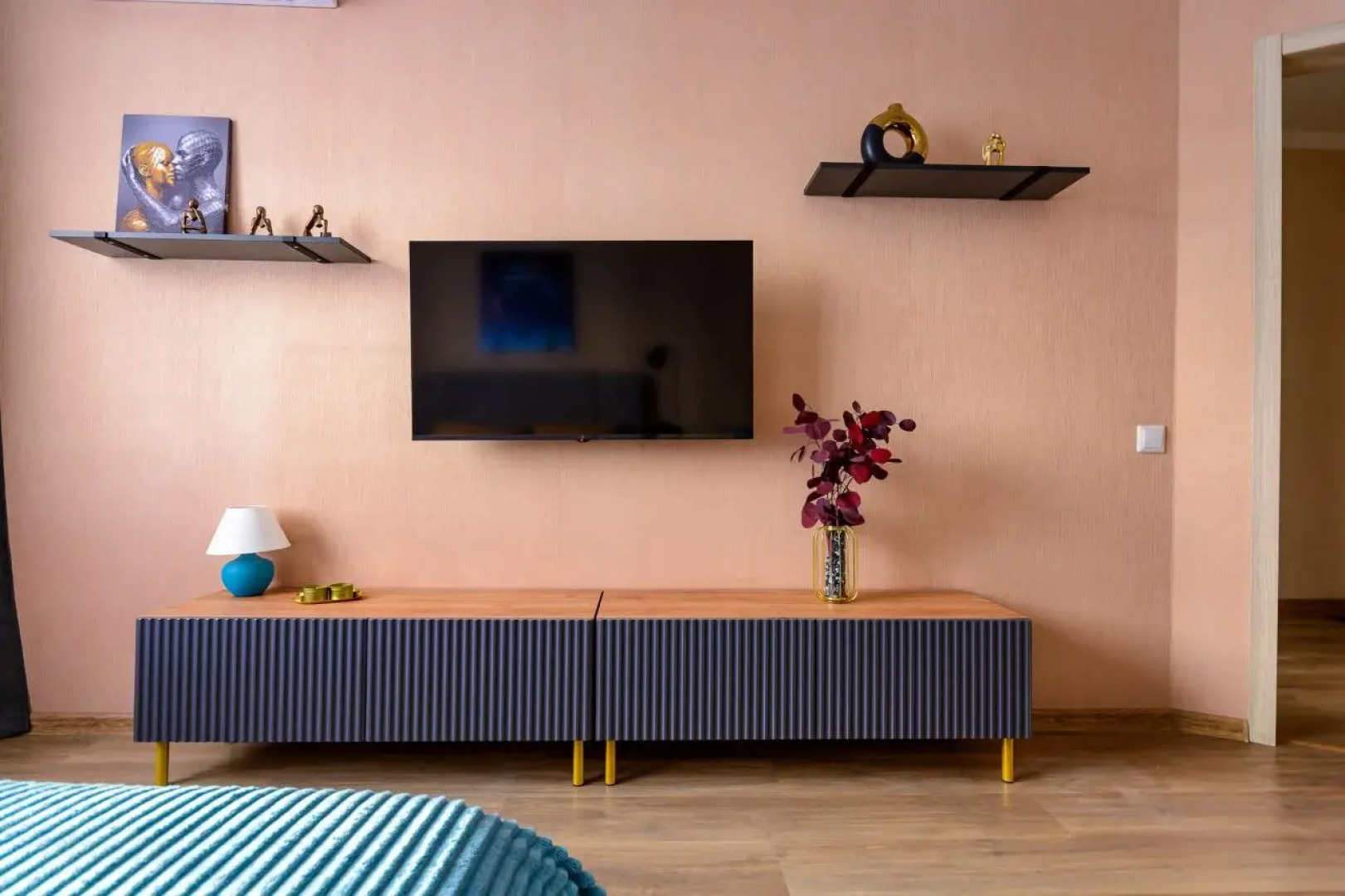 Квартира с панорамным видом на город рядом с парком Галицкого. Сеть Мята