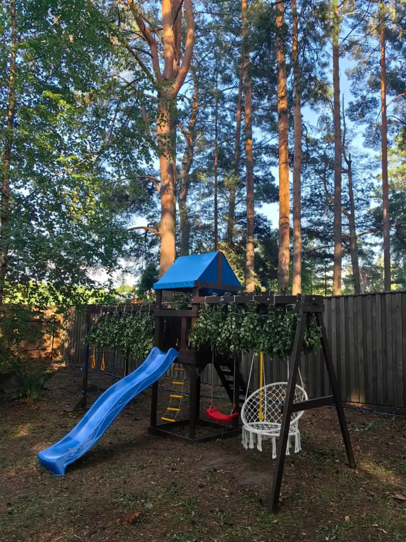 Частный дом Новый 6 местный дом у озера с банным чаном и баней.