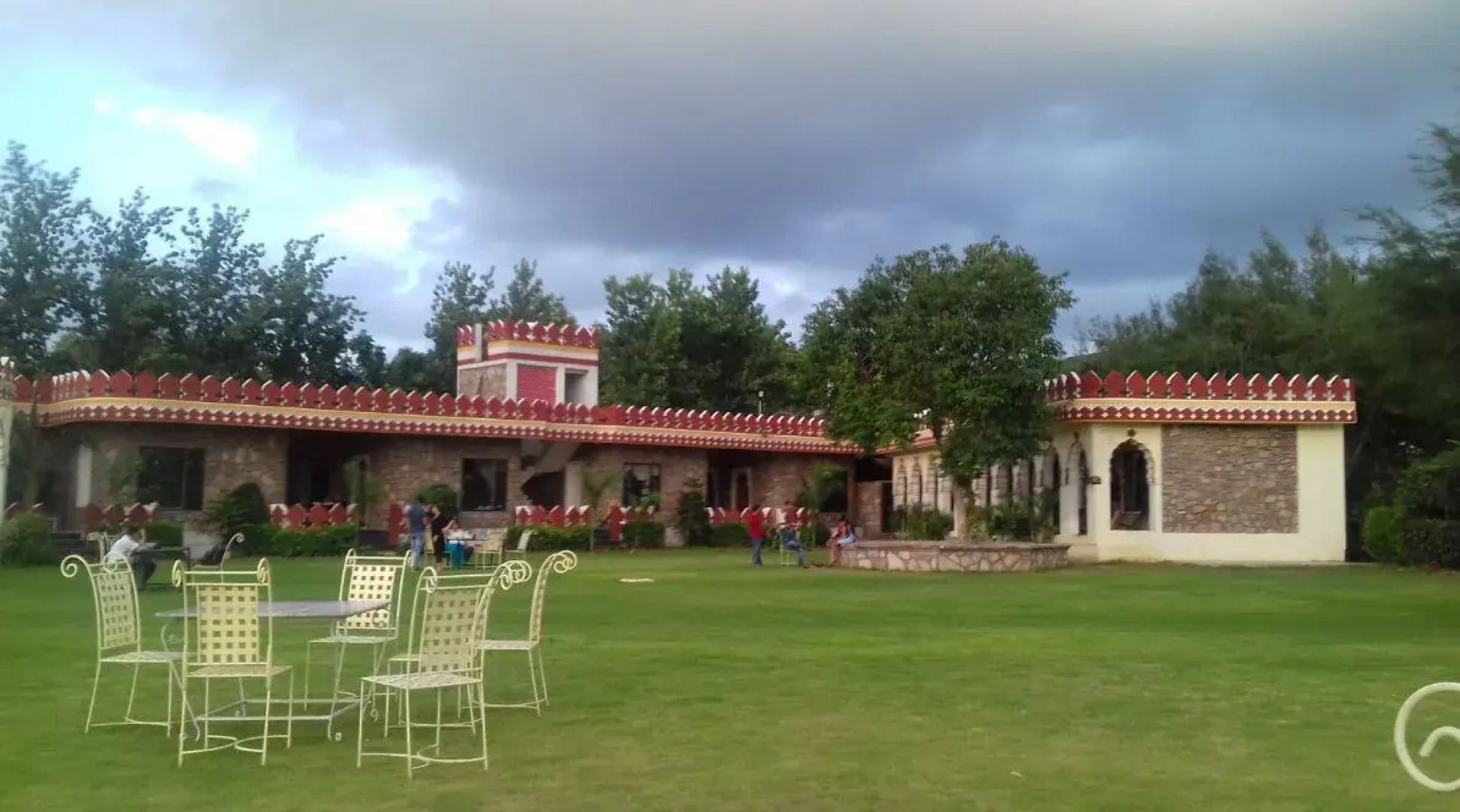 Отель The Country Side Resort