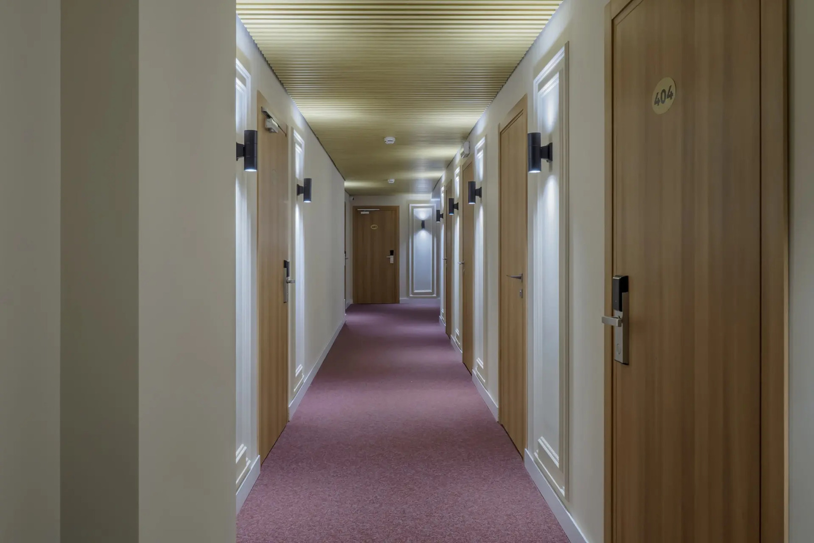 Отель Дом Тaт