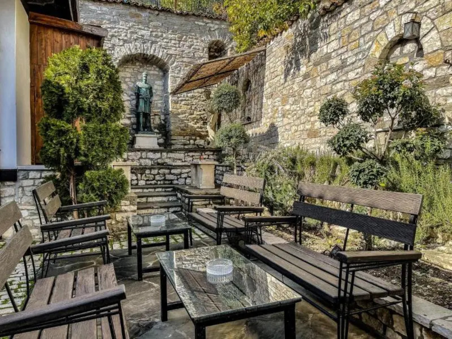 Отель Mangalemi