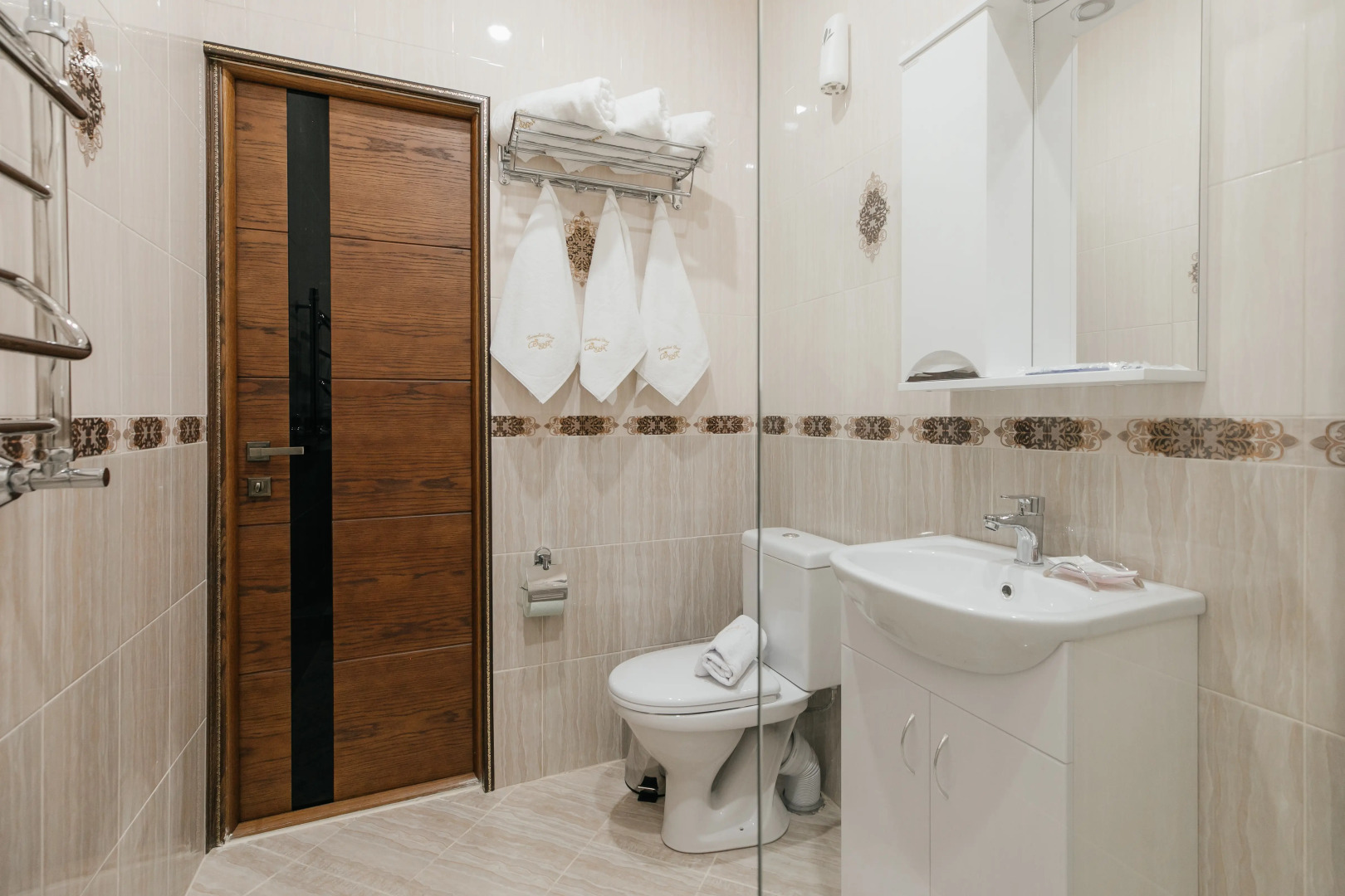 Отель Дизак