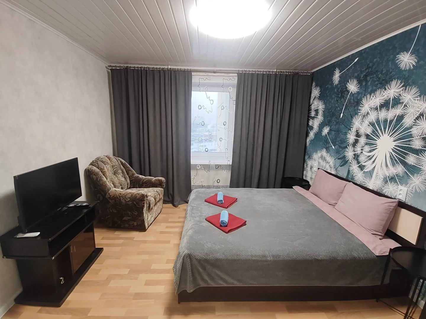 Квартира с тремя раздельными спальнями лифтом и балконом