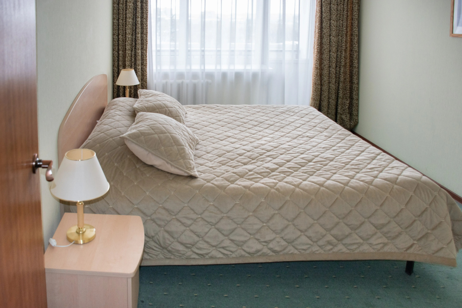 Отель Президент-отель Дис