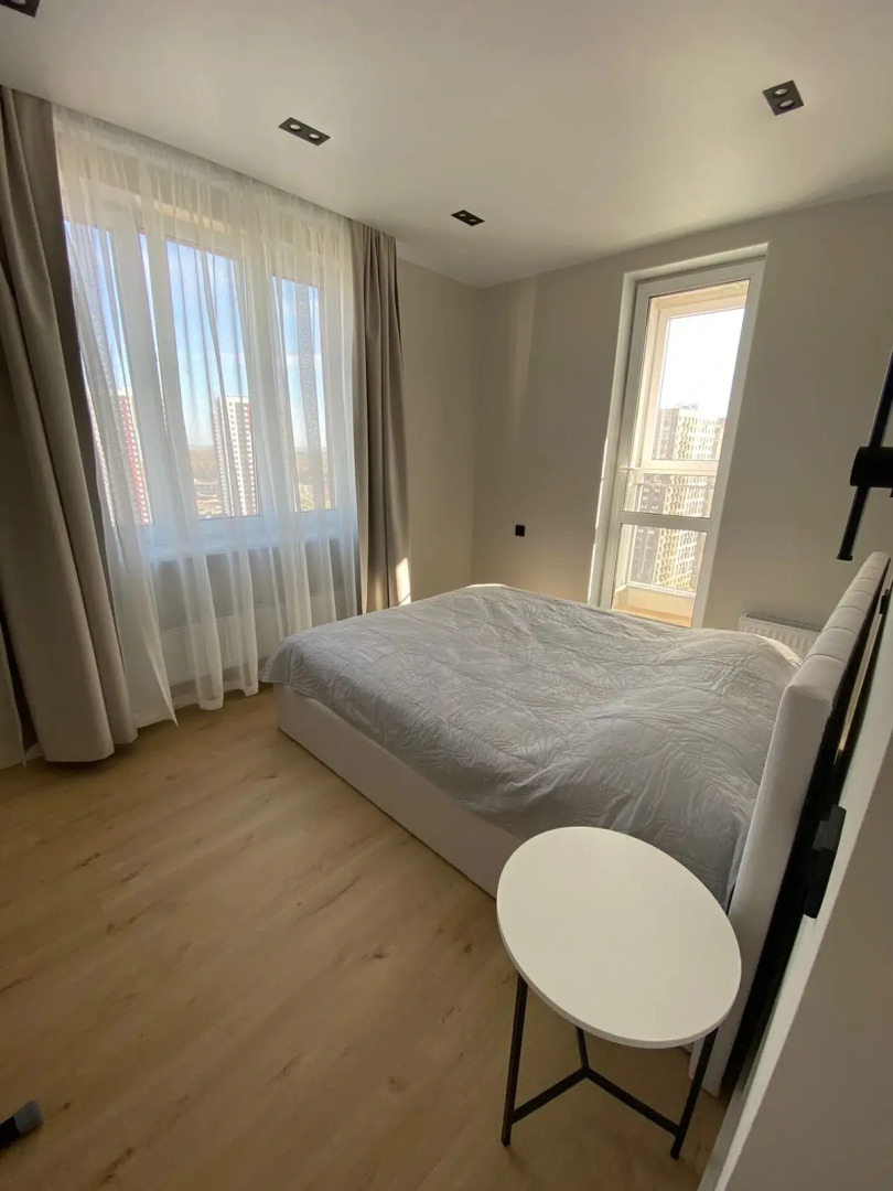 Квартира Просторная трёхкомнатная квартира с видом на реку