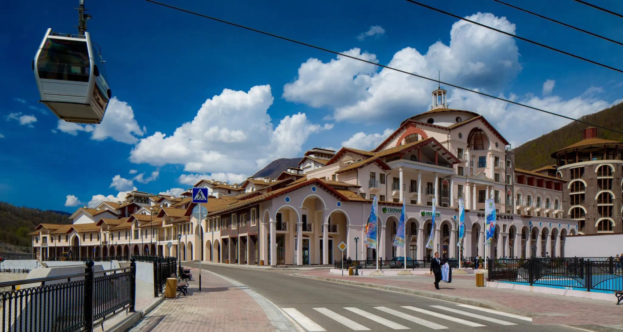 Апартаменты с 2 спальнями и видом на реку и горы