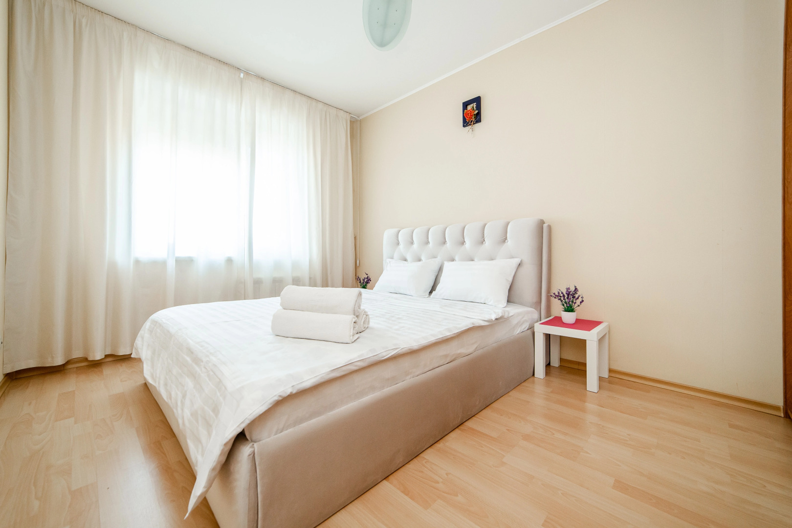 Трехкомнатные апартаменты GALLERY Minsk на Мельникайте с балконом