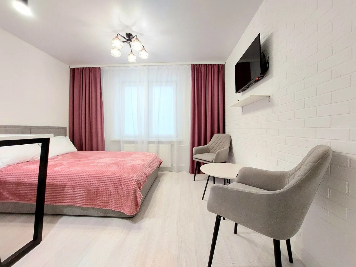 Апартаменты Стильная студия в новом городе Ульяновска у парка Прибрежный