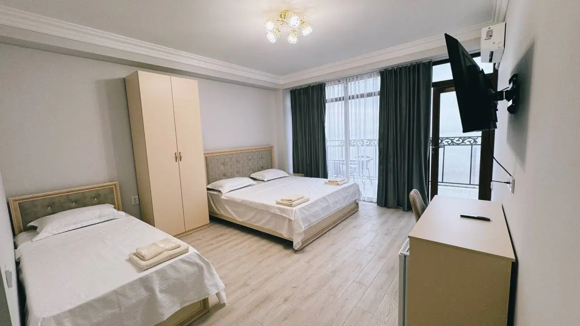 Отель Кавказ