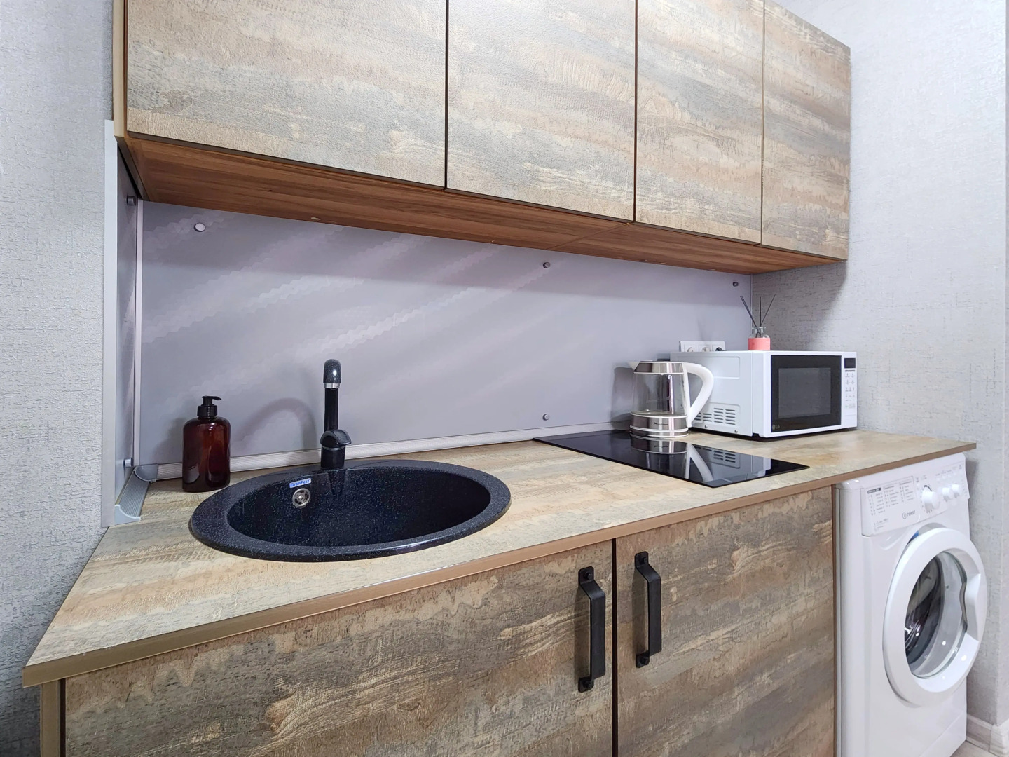 Квартира Комфортная однокомнатная возле ТРЦ Планета