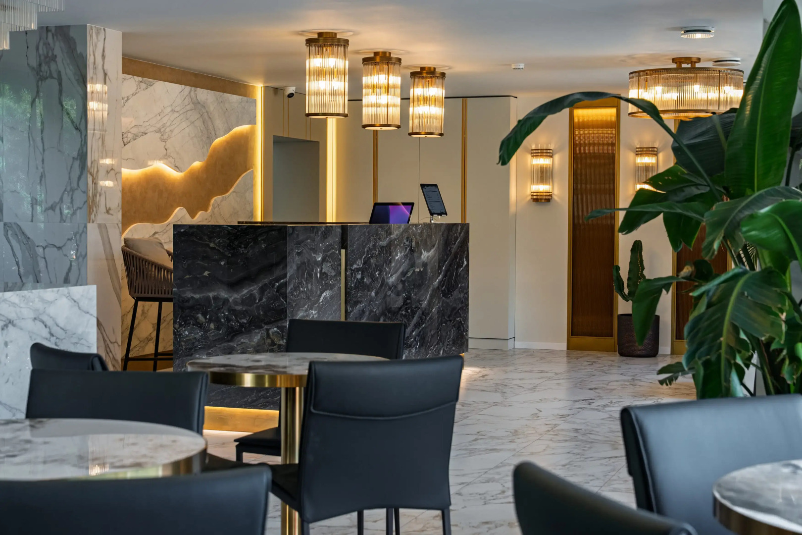 Отель BOUTIQUE HOTEL EMBARGO