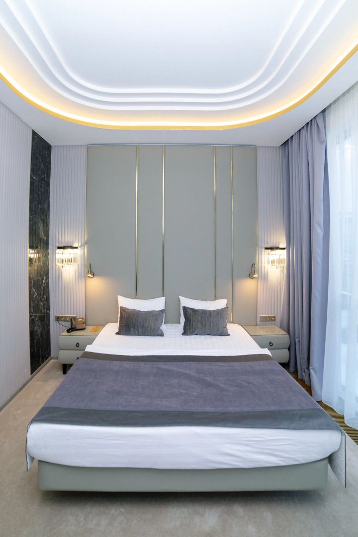 Отель Довгий