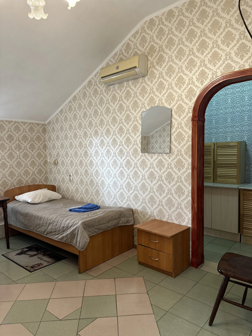 Отель Лотос