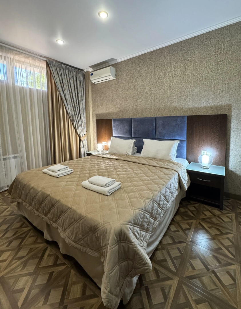 Отель Парадейсон