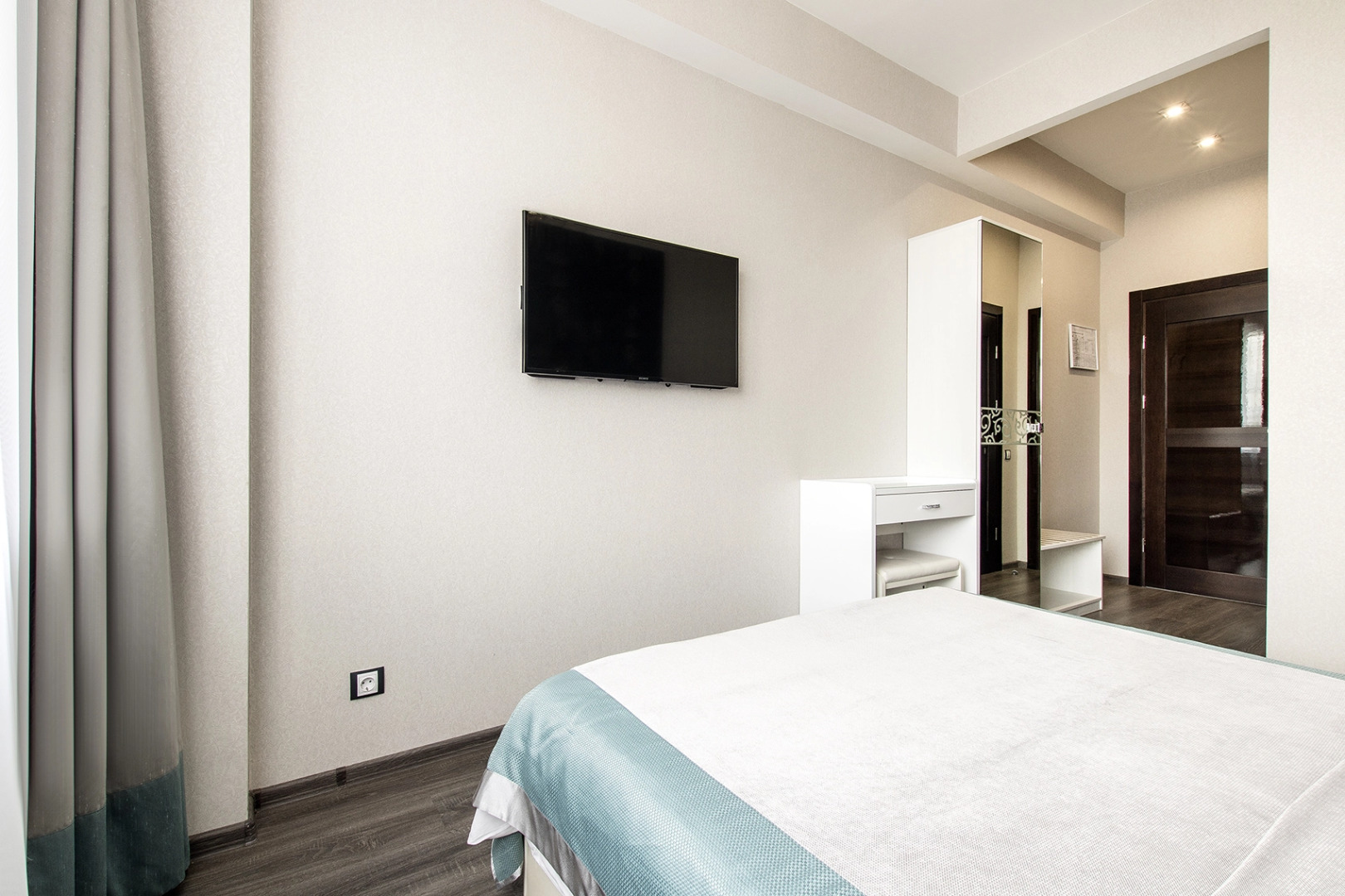 Отель Корона