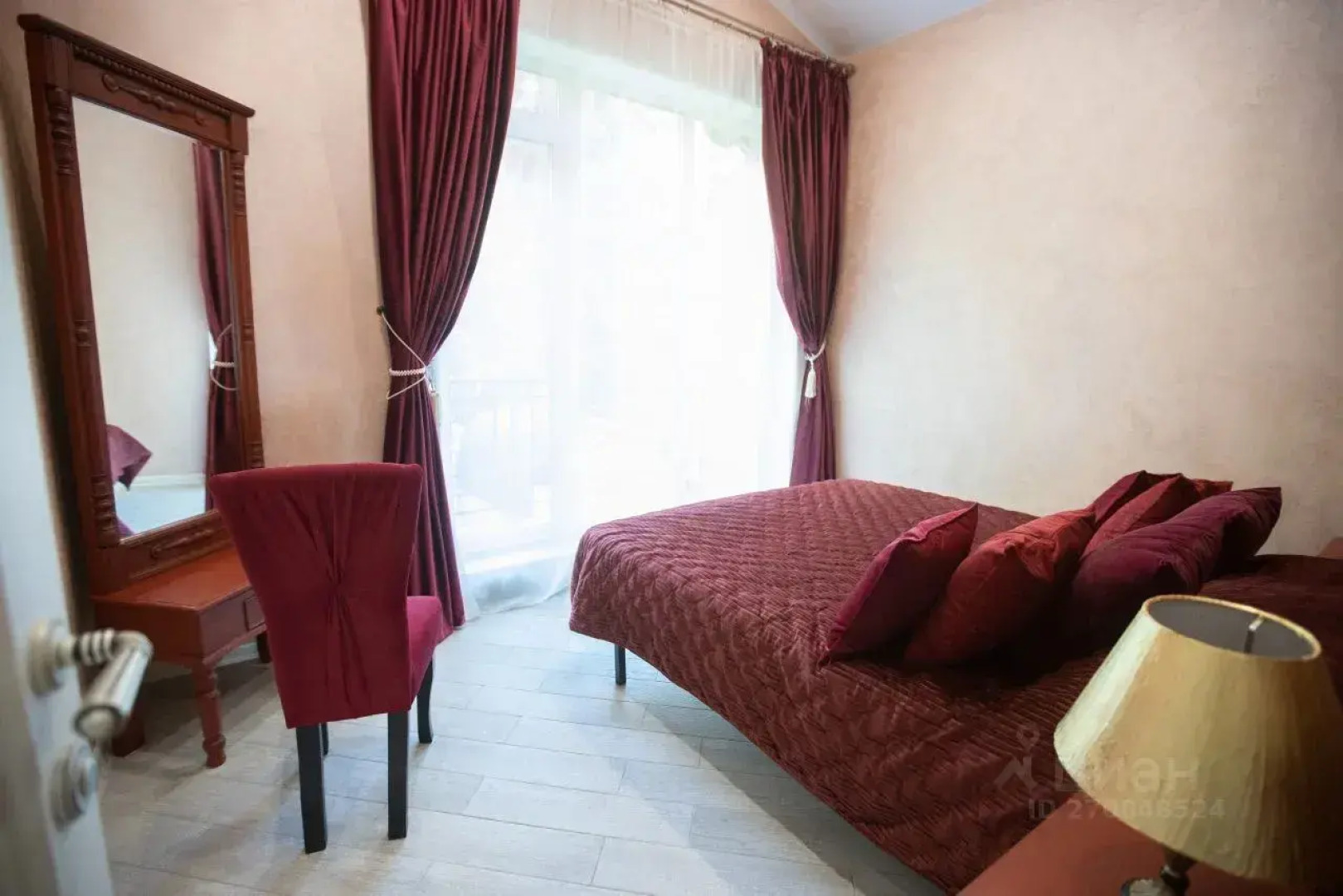 Частный дом у Реки с Баней