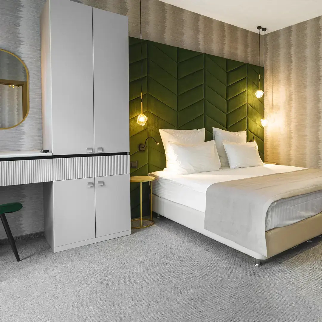 Отель Лесники