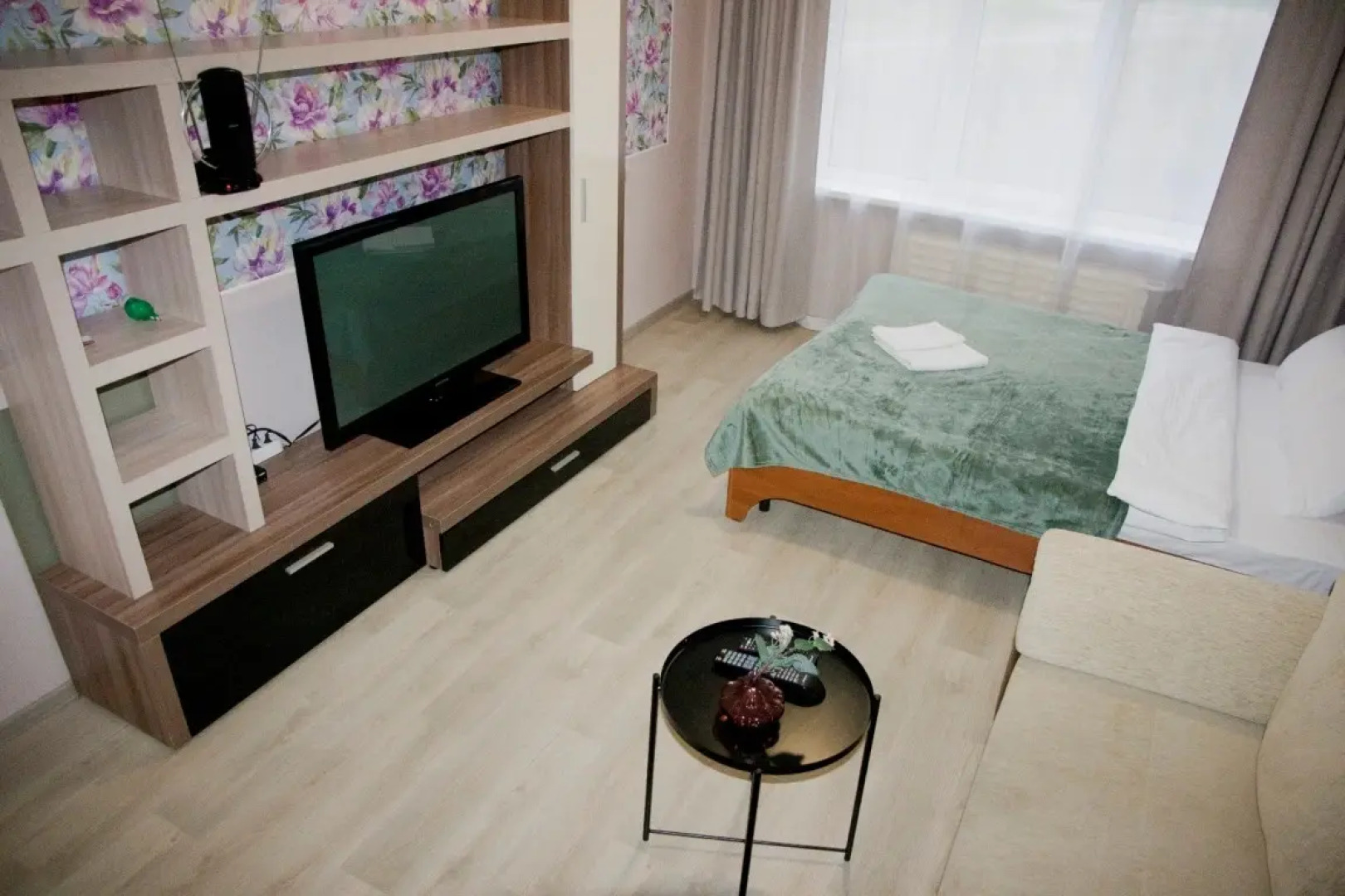 Апартаменты двухкомнатные ЛЮКС у ДК Металлургов. Барбарис