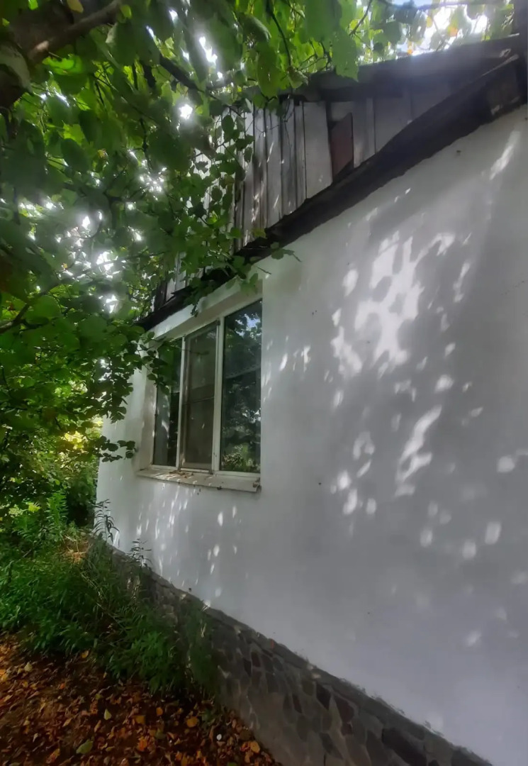 Частный дом на берегу реки Абин