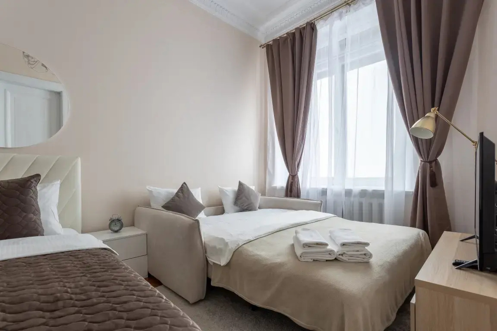 Апартаменты Улучшенные с Балконом и Гостиной