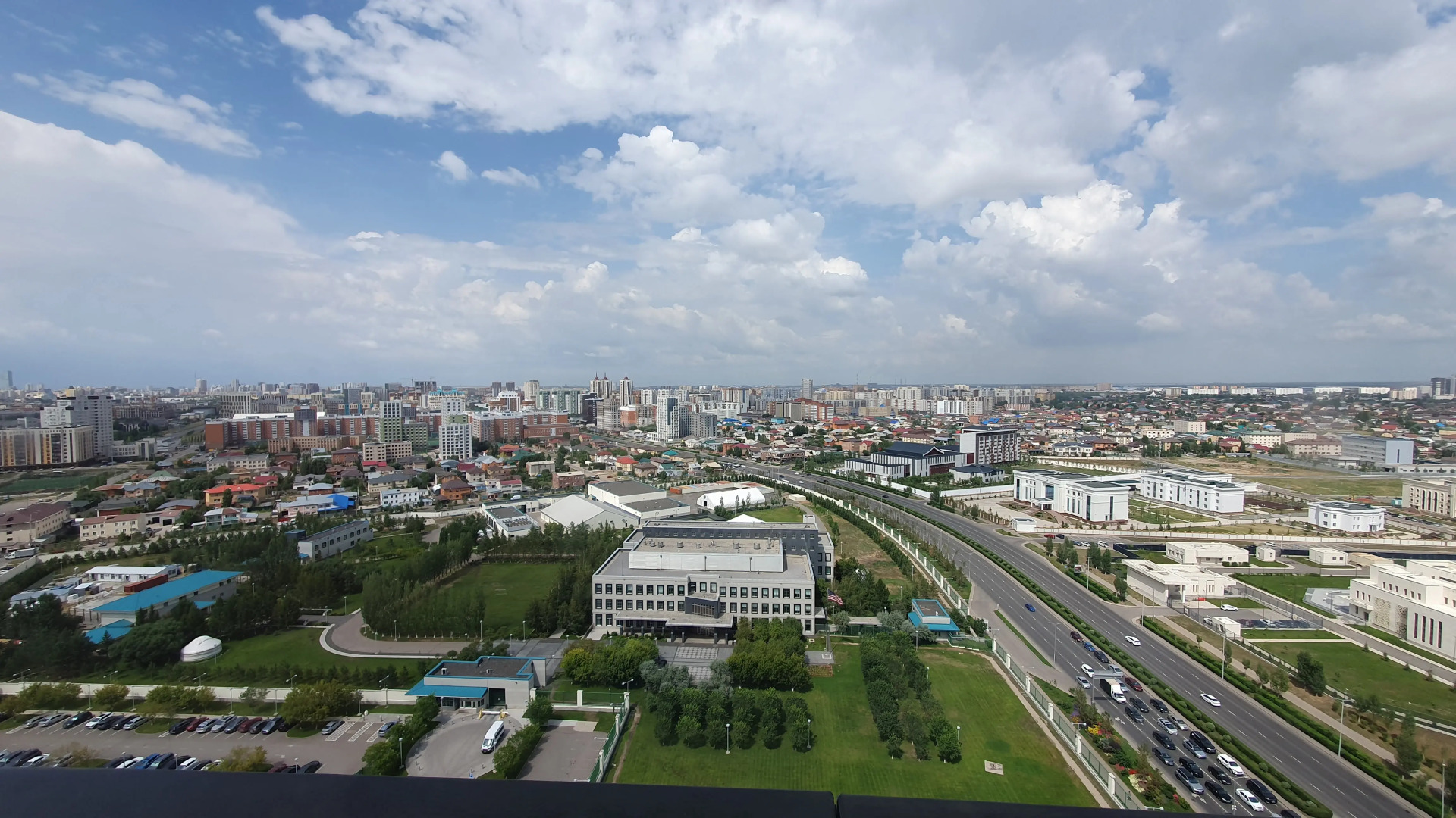 Апартаменты Luxury возле посольства США 19эт. 2х комн.кв с шикарным видом на Мечеть Хазрет Султан