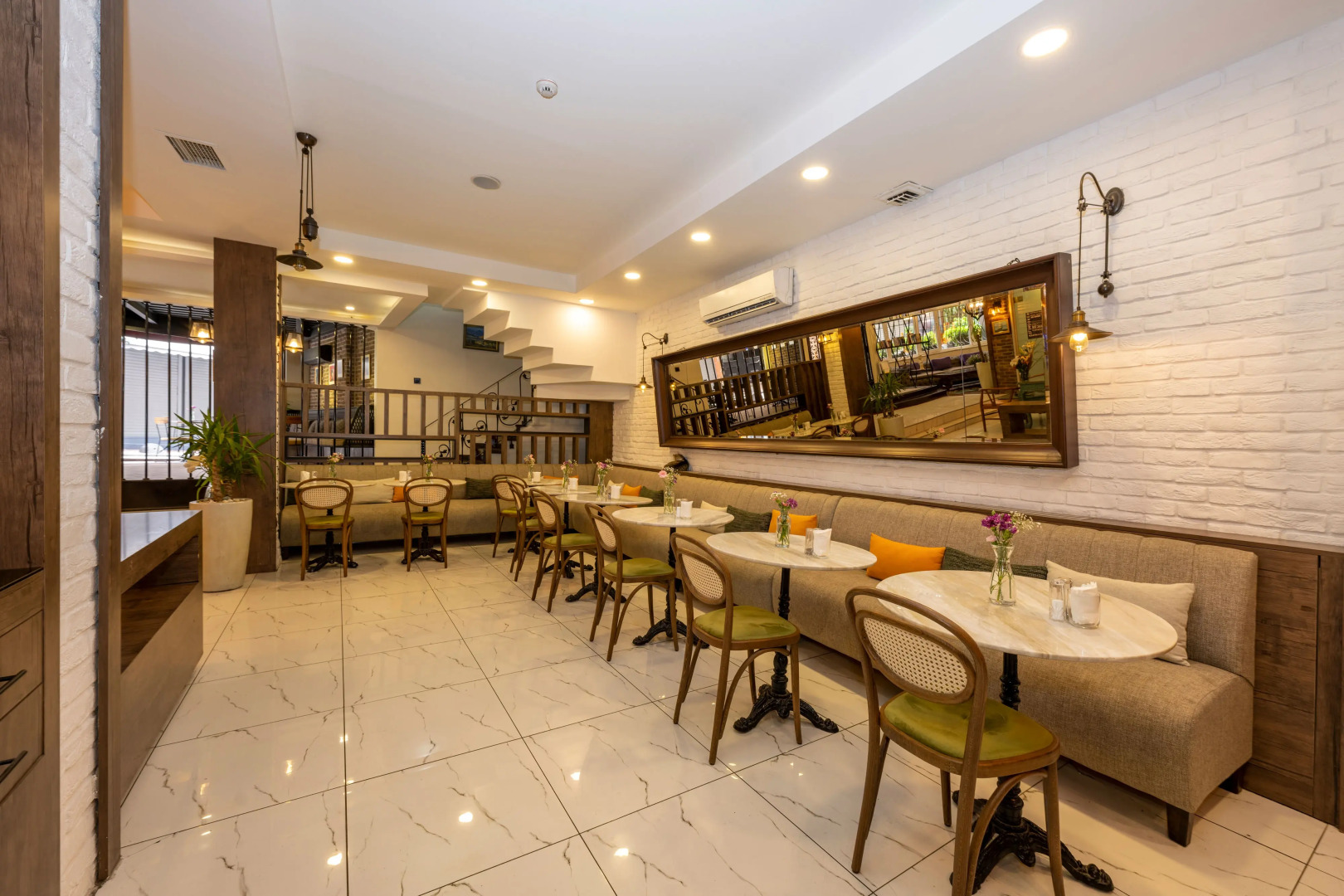 Отель The Marions Suite