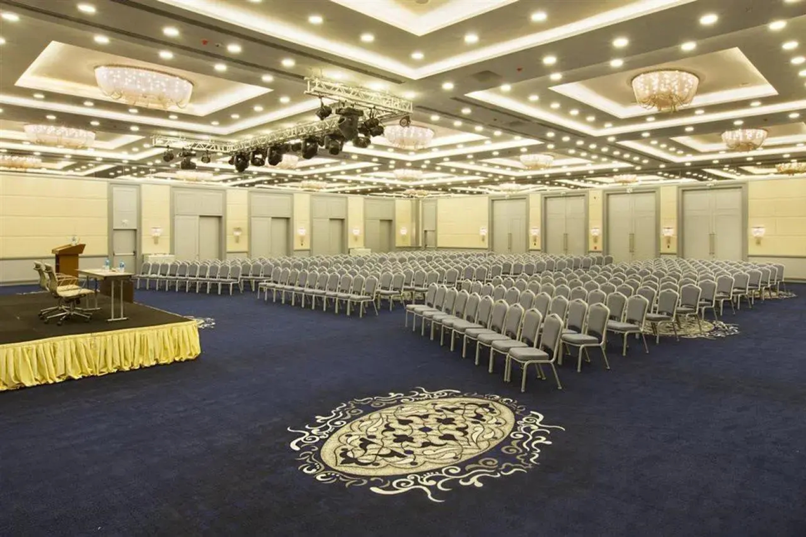 Отель Dedeman Bostanci Istanbul Hotel & Convention Center